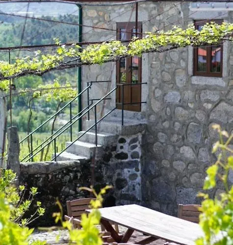 Casa Da Eira By Quantique Willa Amares